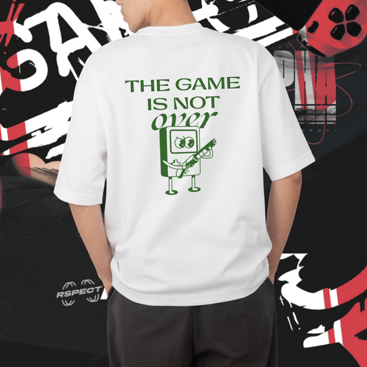 CAMISETA OVERSIZE THE GAME IS NOT OVER